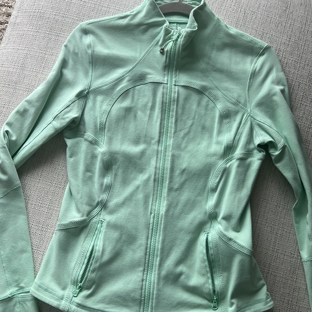 Like green define lululemon jacket